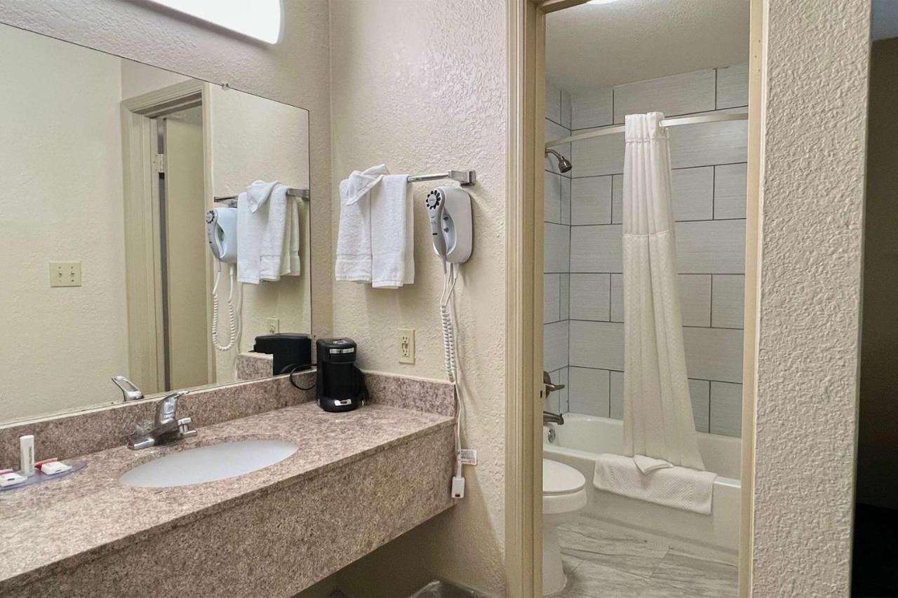 فندق Baymont By Wyndham تروي المظهر الخارجي الصورة